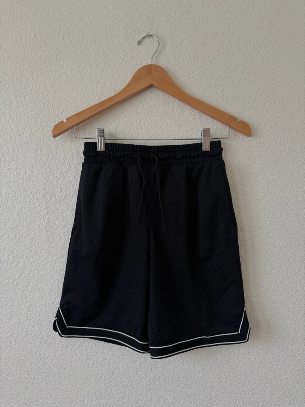 Gap GapFit Kids 8.5” Mesh Pull-On Shorts Black Boys Size 8 EUC
